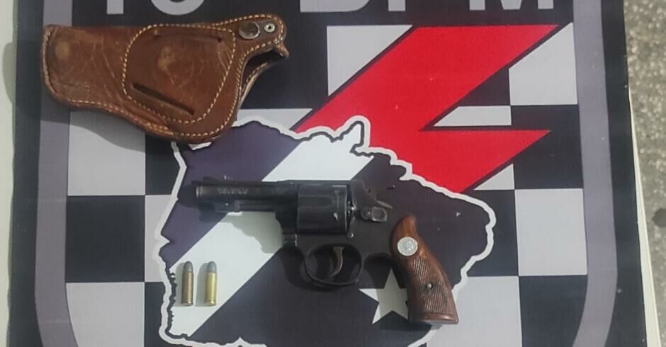 Imagem de compartilhamento para o artigo Homem é preso com revólver após denúncia de ameaça em Paranaíba da MS Todo dia